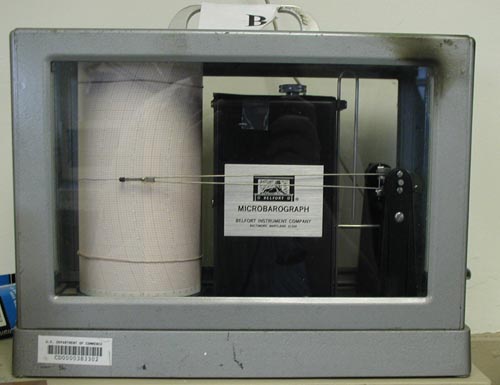 Microbarograph